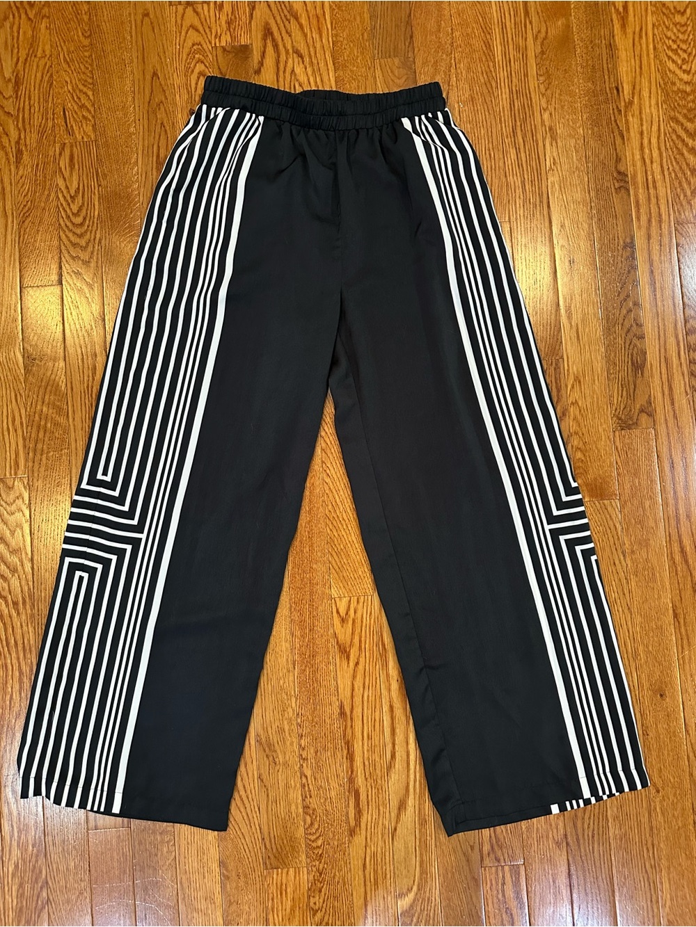 Modern Works black and white geo wide leg satin pull on pants women’s size S EUC